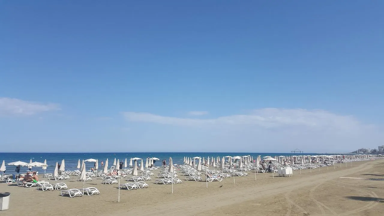 Alex Beach Apartment 203 Larnaca